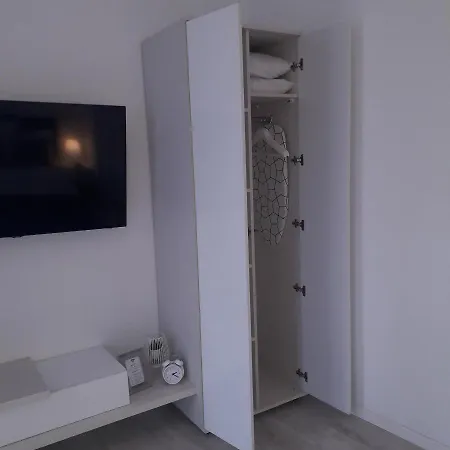Tomis 105 Apartment *